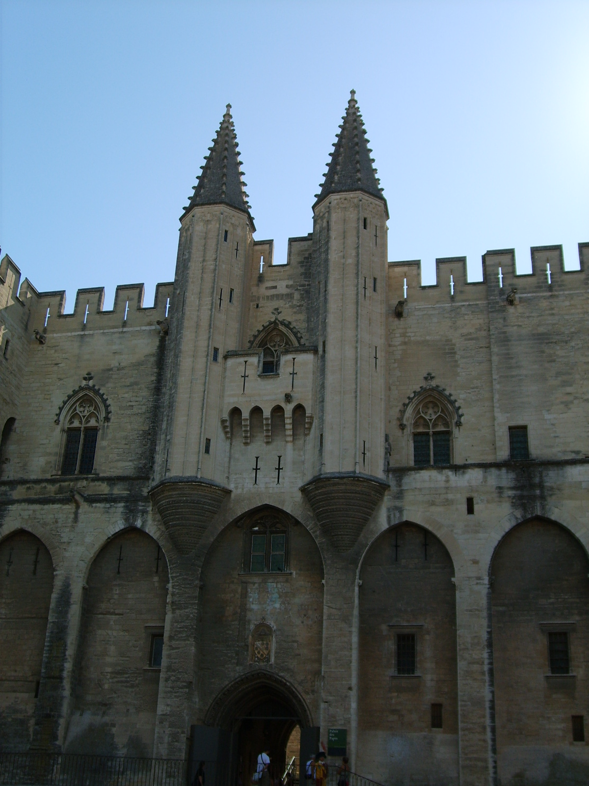 40 Papežský palác v Avignonu